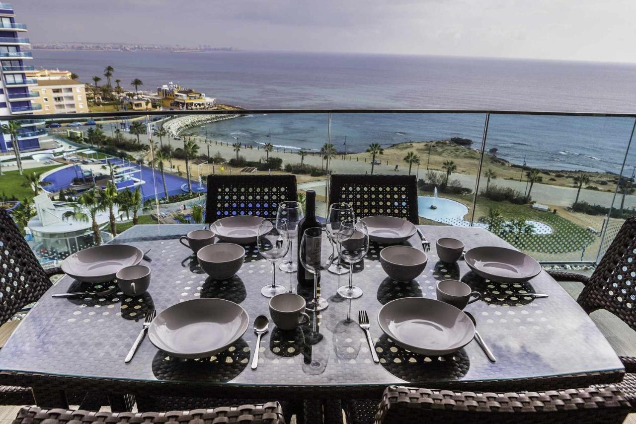 Apartamento Sea Senses Victoria Frente Al Mar Torrevieja Bagian luar foto