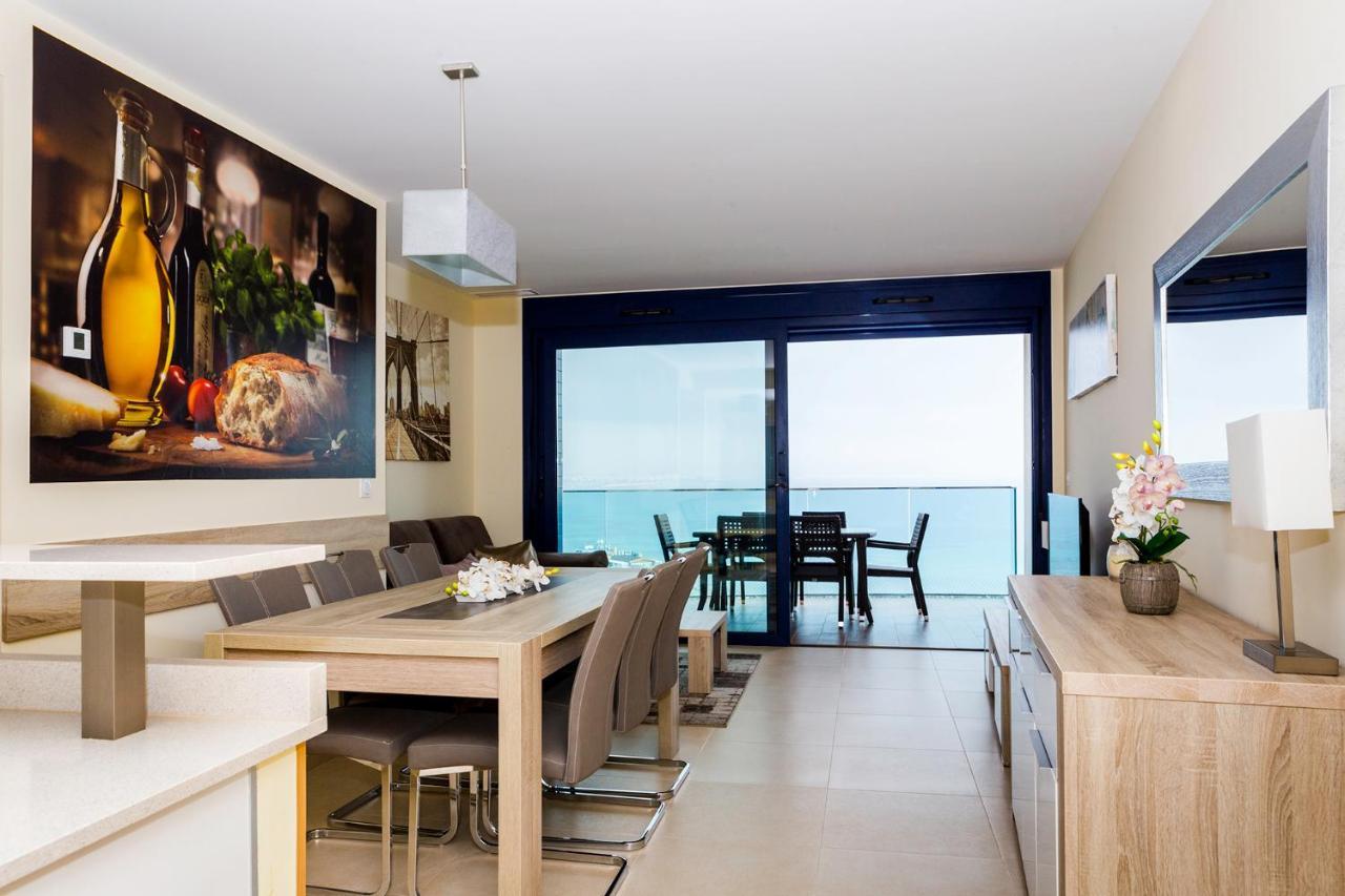Apartamento Sea Senses Victoria Frente Al Mar Torrevieja Bagian luar foto