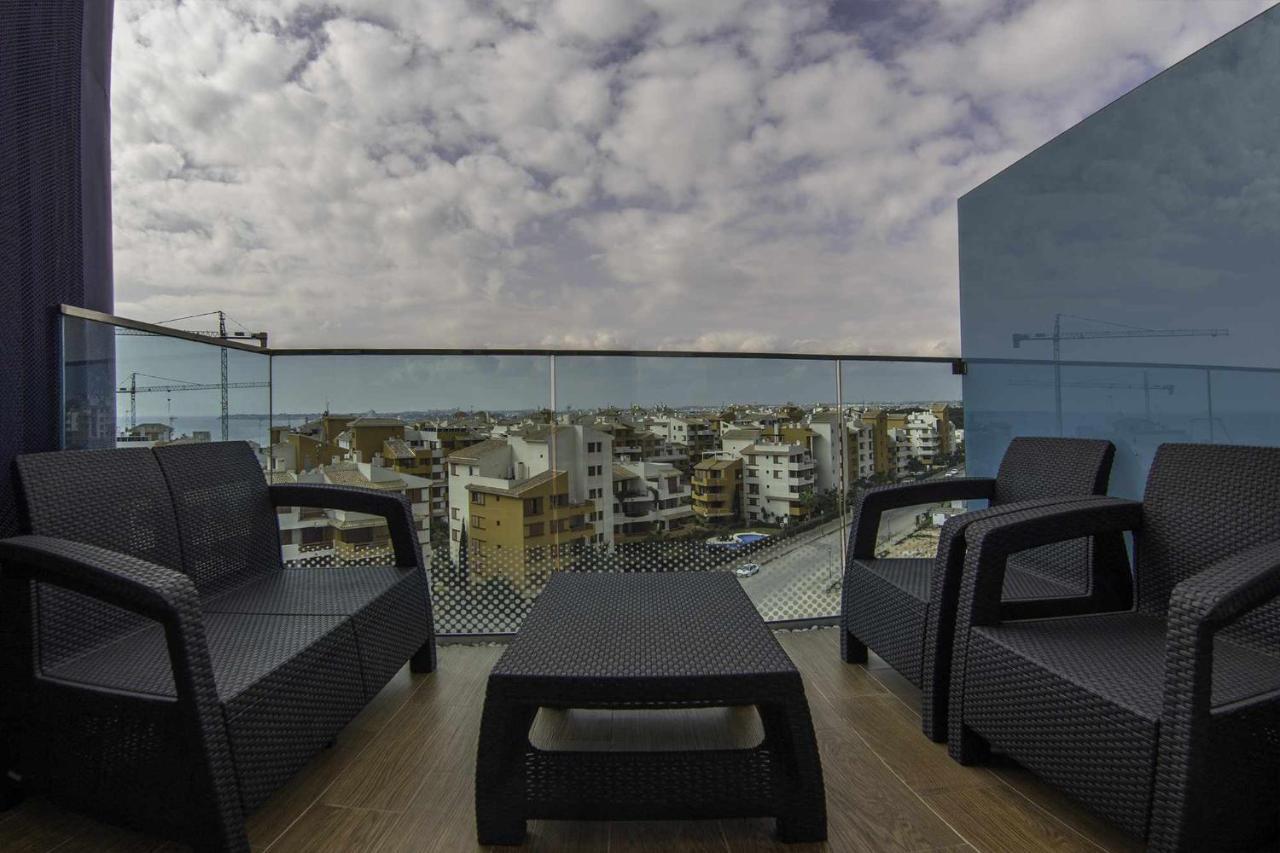 Apartamento Sea Senses Victoria Frente Al Mar Torrevieja Bagian luar foto