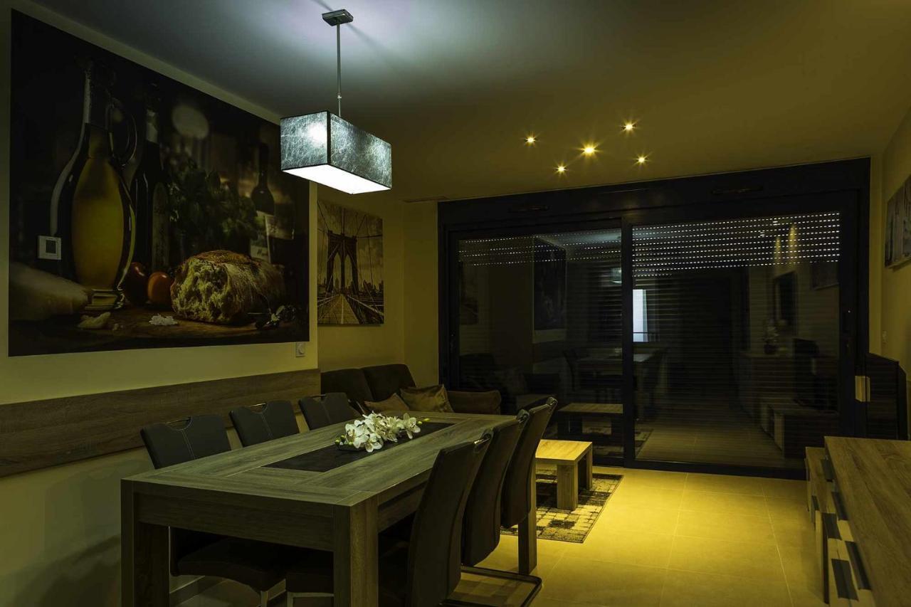 Apartamento Sea Senses Victoria Frente Al Mar Torrevieja Bagian luar foto