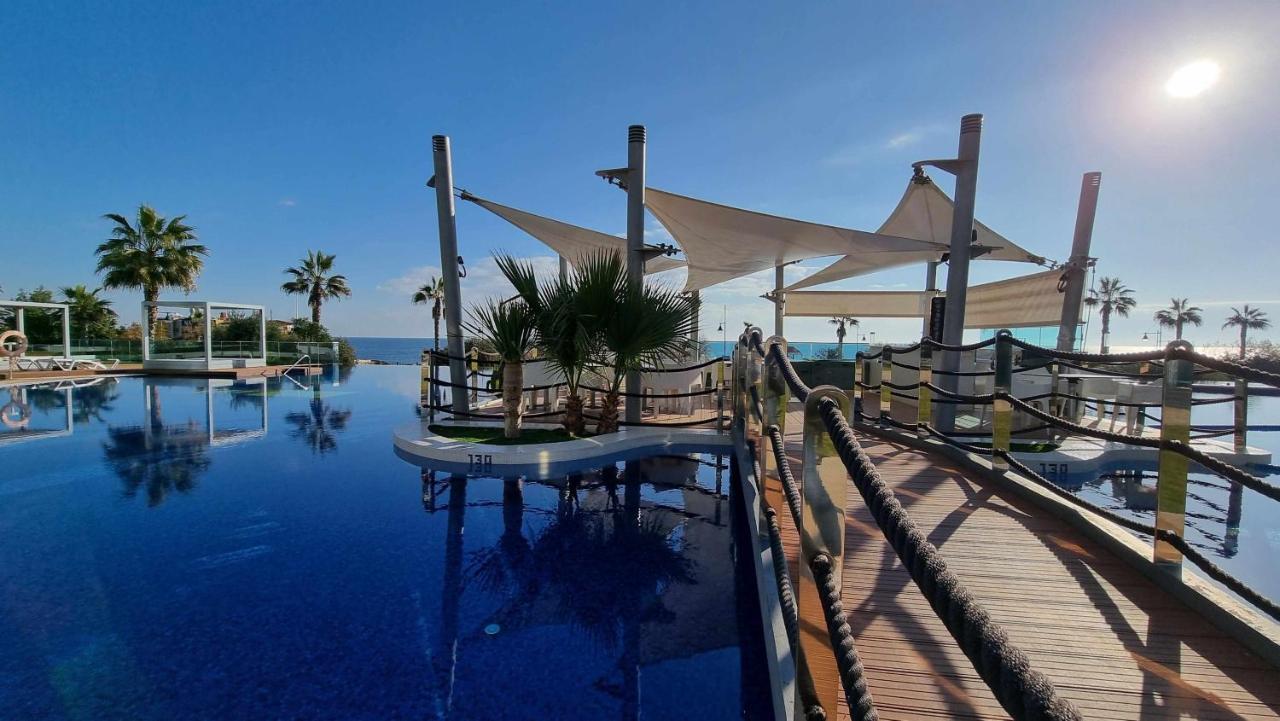 Apartamento Sea Senses Victoria Frente Al Mar Torrevieja Bagian luar foto