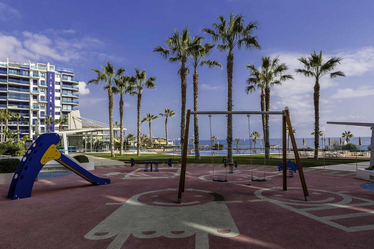 Apartamento Sea Senses Victoria Frente Al Mar Torrevieja Bagian luar foto