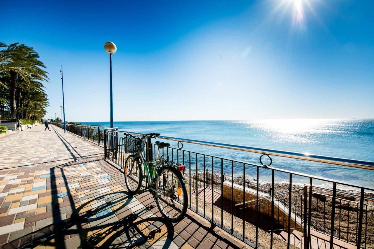 Apartamento Sea Senses Victoria Frente Al Mar Torrevieja Bagian luar foto