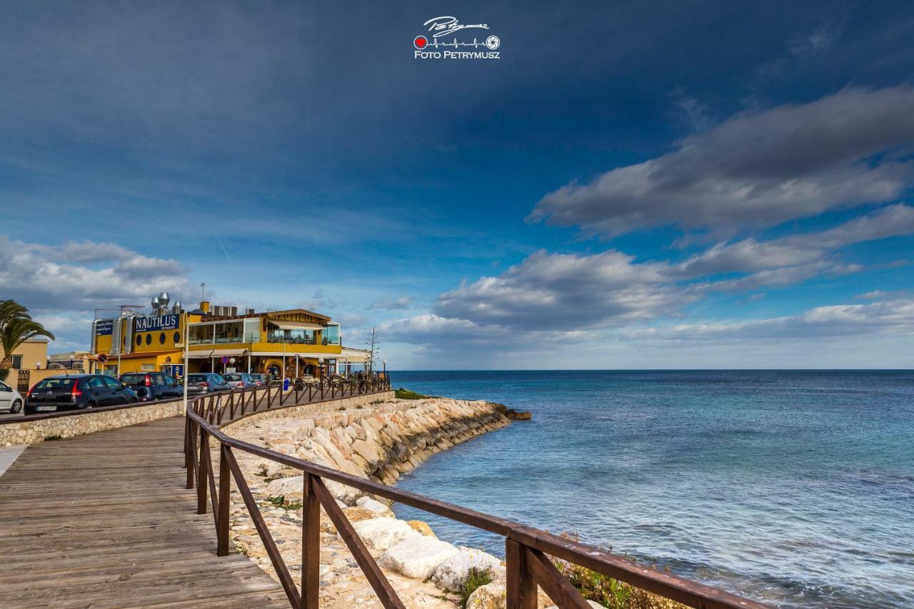 Apartamento Sea Senses Victoria Frente Al Mar Torrevieja Bagian luar foto